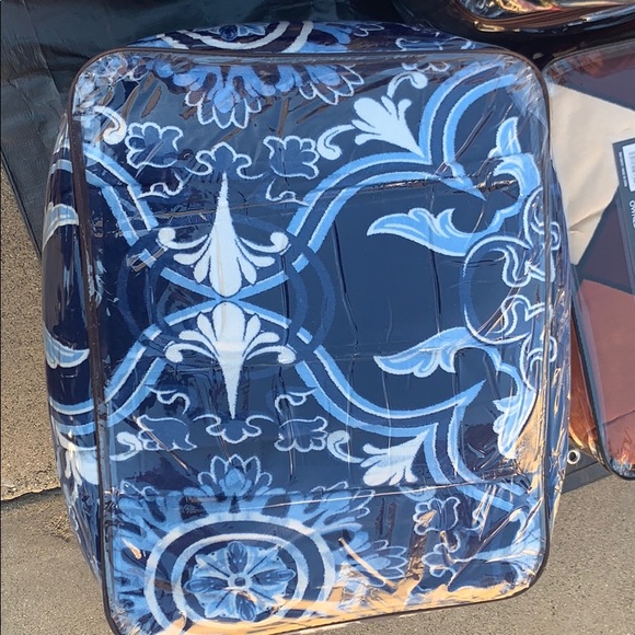 Brand New Jumbo King Niagara Design Comforter Set - Picture 3 of 3